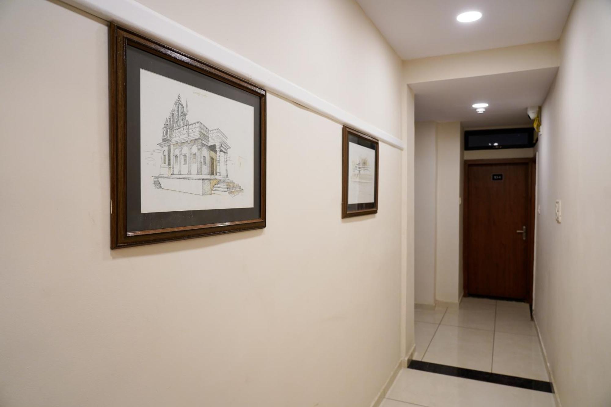 Hotel Suryodaya อุจเจน ภายนอก รูปภาพ