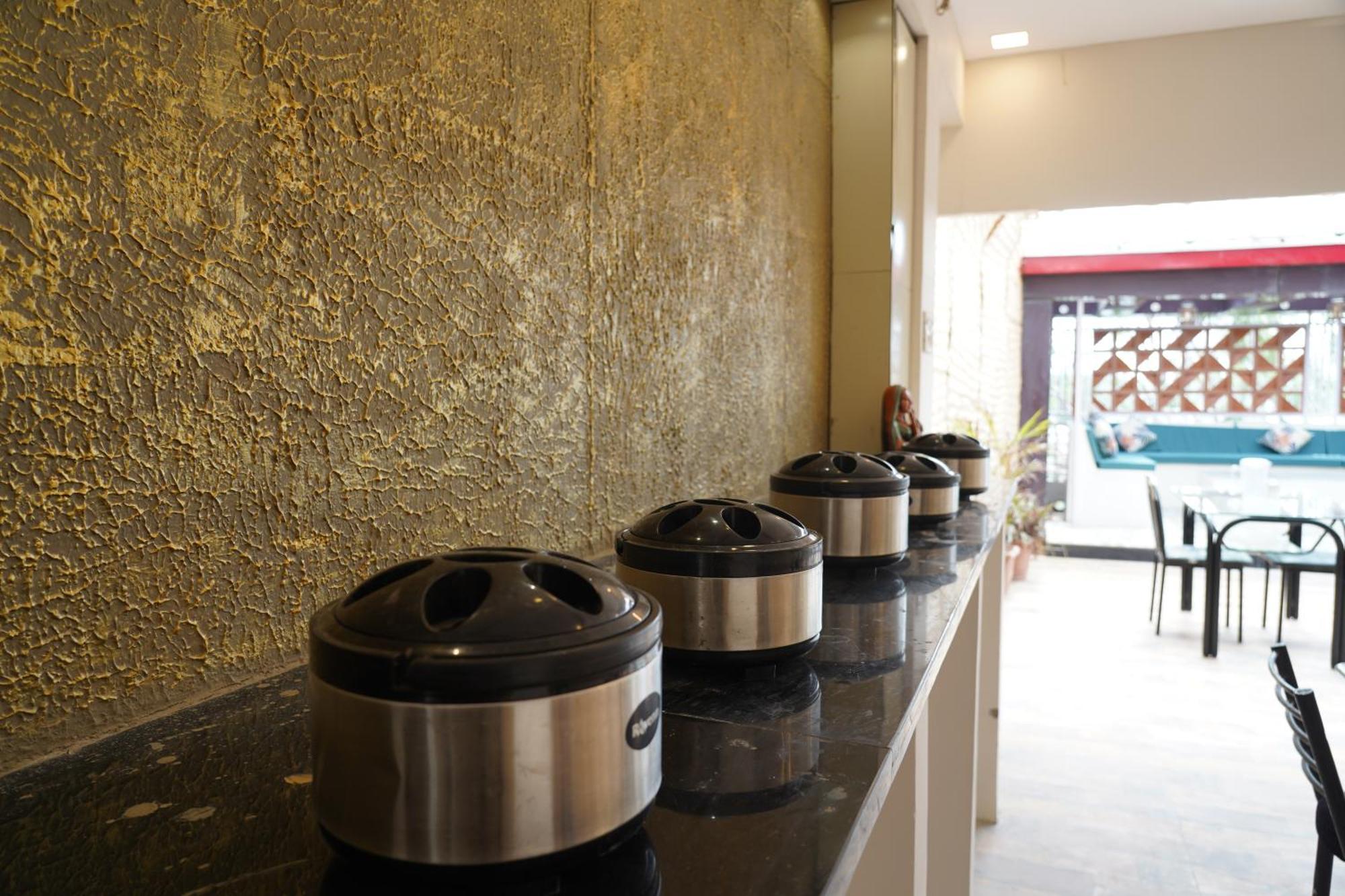 Hotel Suryodaya อุจเจน ภายนอก รูปภาพ