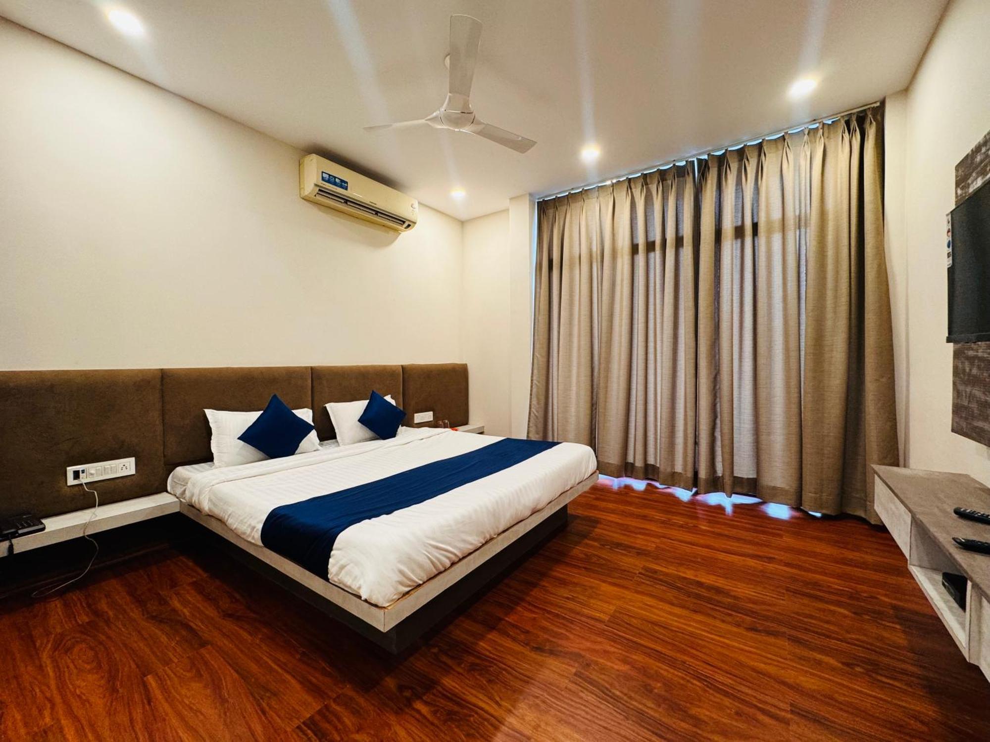 Hotel Suryodaya อุจเจน ห้อง รูปภาพ