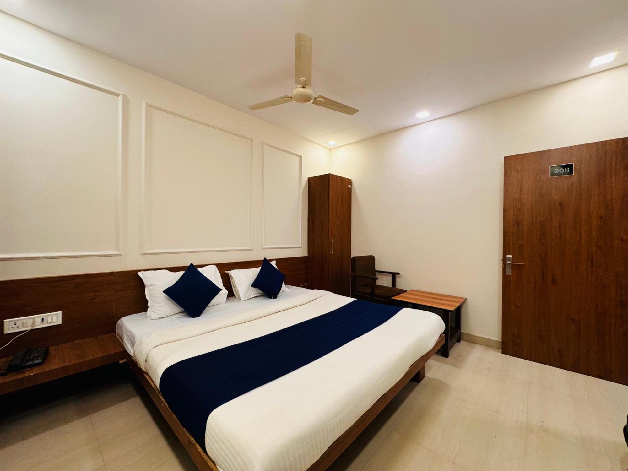 Hotel Suryodaya อุจเจน ห้อง รูปภาพ