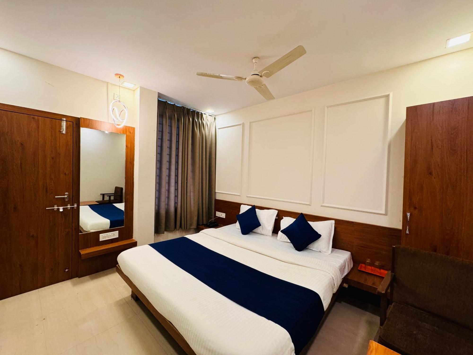 Hotel Suryodaya อุจเจน ห้อง รูปภาพ
