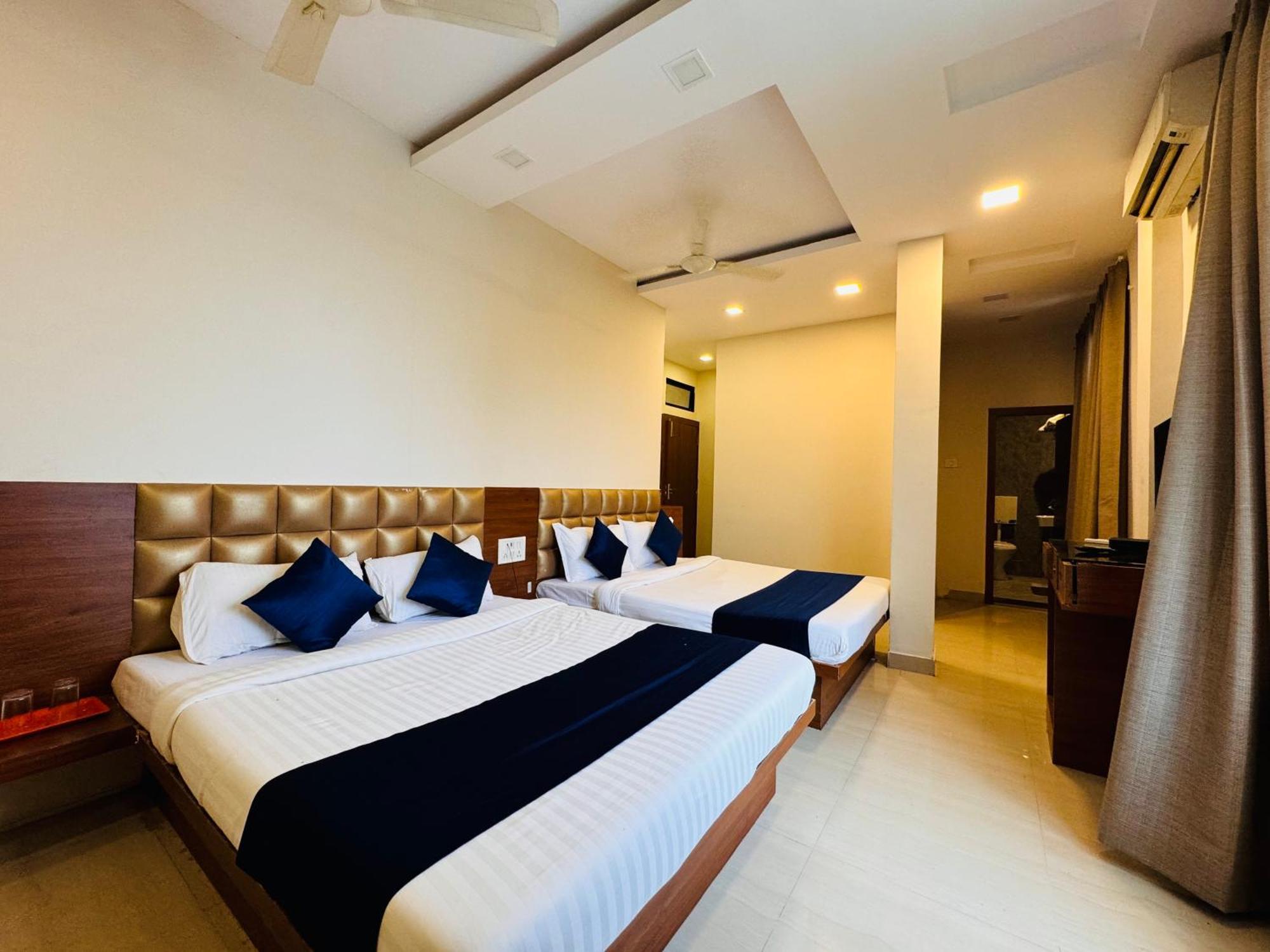Hotel Suryodaya อุจเจน ห้อง รูปภาพ
