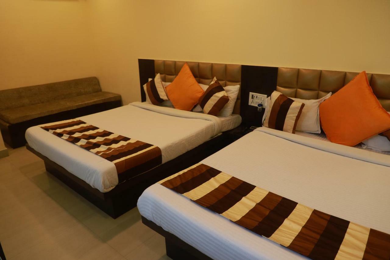 Hotel Suryodaya อุจเจน ภายนอก รูปภาพ