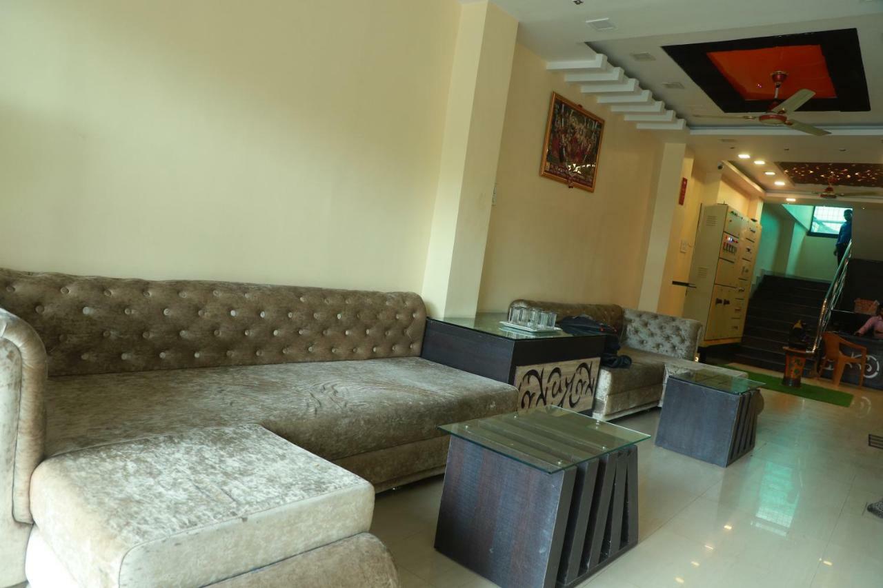 Hotel Suryodaya อุจเจน ภายนอก รูปภาพ