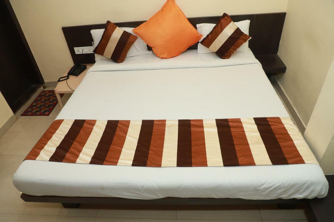 Hotel Suryodaya อุจเจน ภายนอก รูปภาพ